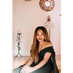 Meet your Posher, Janicee